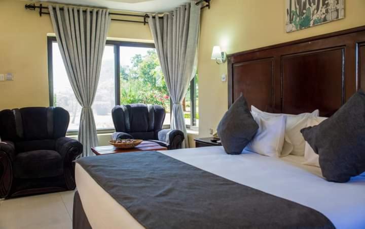 Zambezi Junction Lodge ลิฟวิงสโตน ภายนอก รูปภาพ