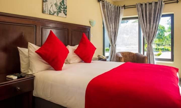 Zambezi Junction Lodge ลิฟวิงสโตน ภายนอก รูปภาพ
