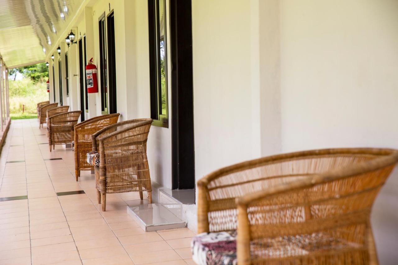 Zambezi Junction Lodge ลิฟวิงสโตน ภายนอก รูปภาพ